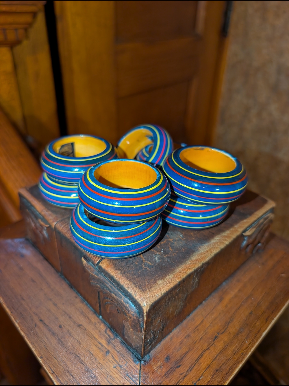 Vintage euc Wood painted napkin ring set of 8 blue red yellow